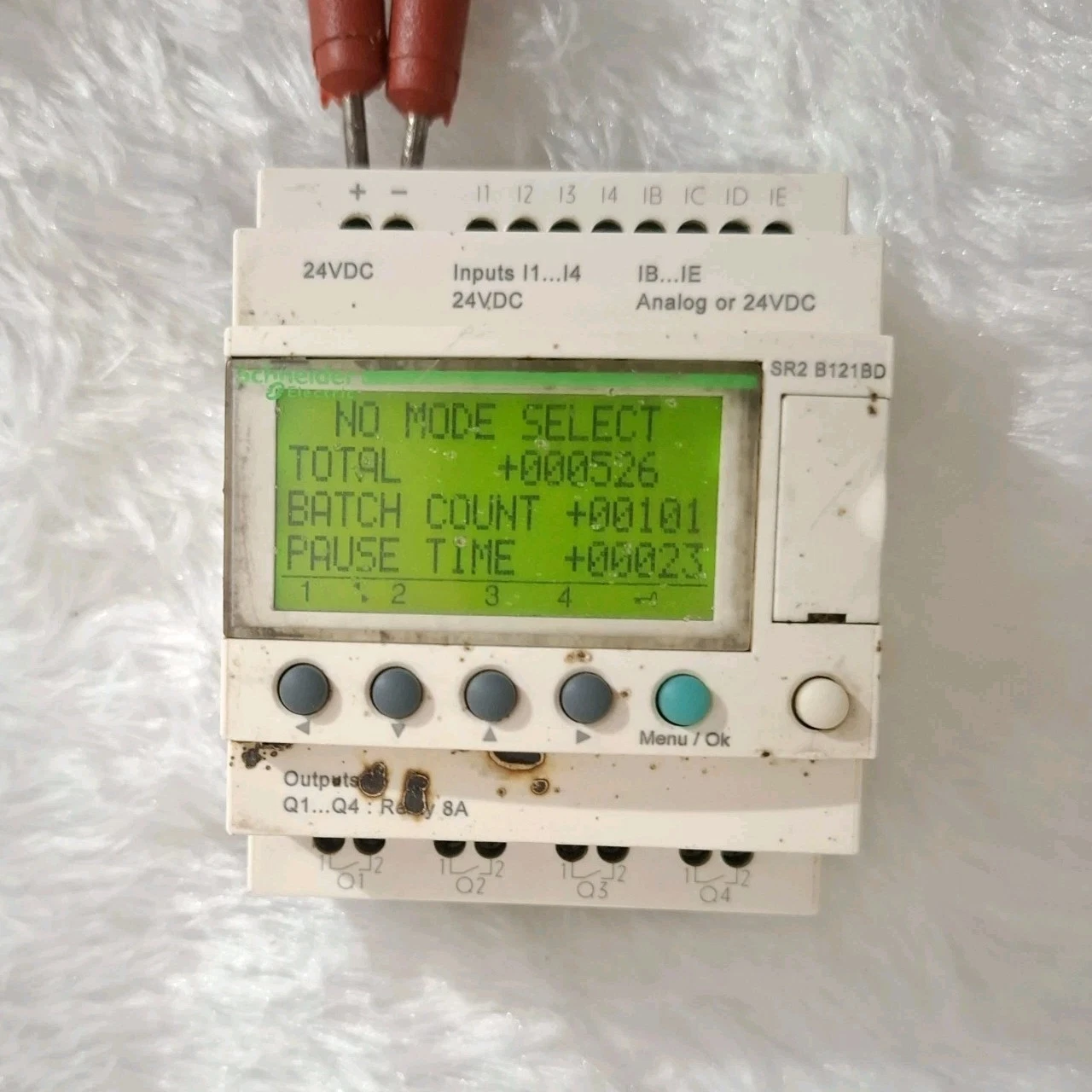 Schneider Electric Zelio SR2 B121BD Compact Smart Relay 24VDc SR2B121BD